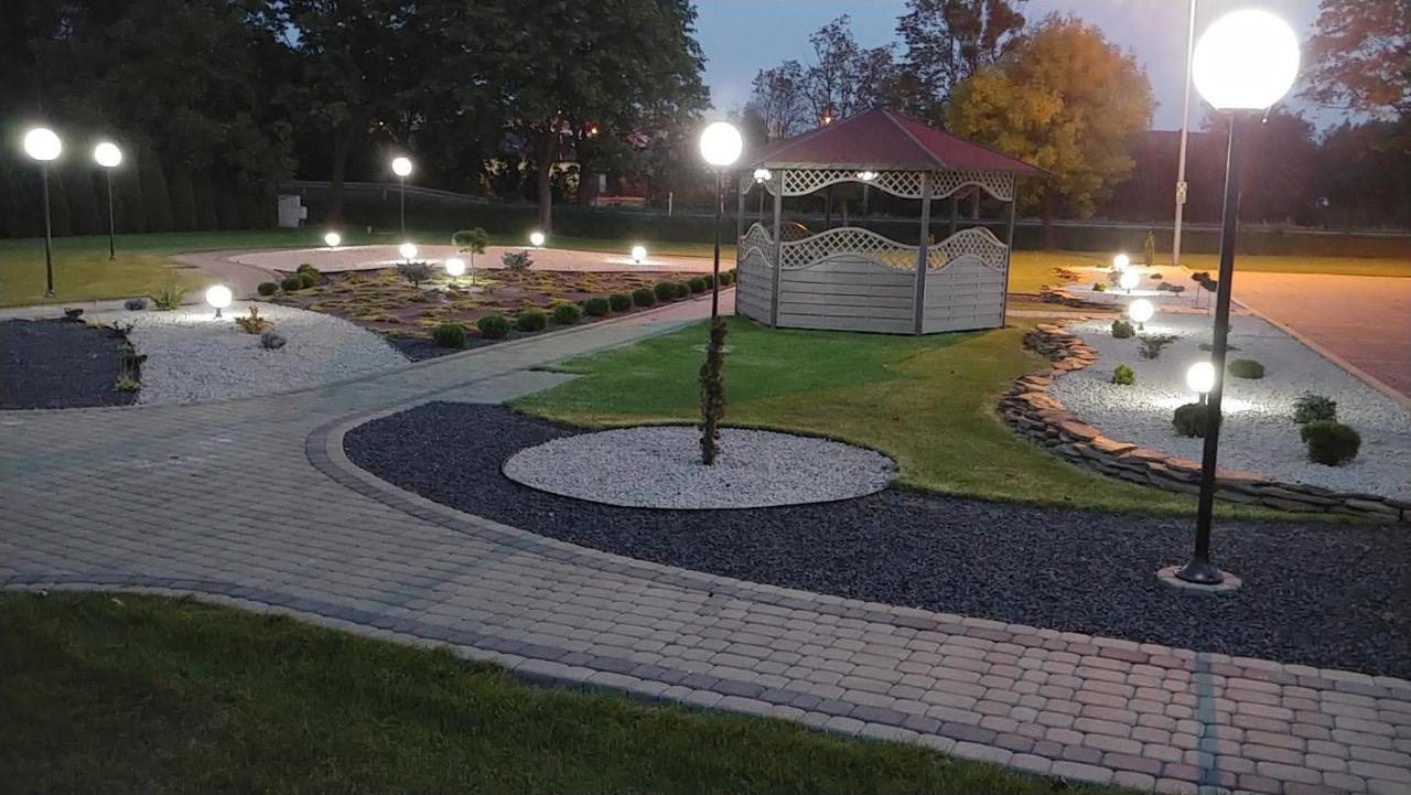 Perla Kujaw Acomodação com café da manhã Radziejów Exterior foto